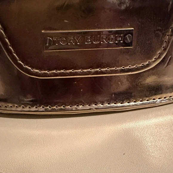 Tory Burch Elegant Black Sunglasses - Picture 3 of 7